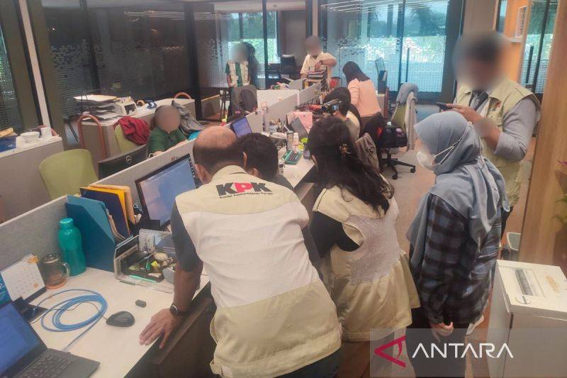 Penyidik Komisi Pemberantasan Korupsi (KPK) menggeledah kantor PT Summarecon Agung Tbk di Jakarta, Jumat (18/9/2026), terkait penyidikan kasus dugaan korupsi pengurusan hak guna bangunan di lingkungan Kementerian ATR/BPN. ANTARA/HO-KPK