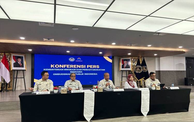 Itjen Kemenimipas menggelar konferensi pers penerimaan saran dan perbaikan dari Ombudsman RI terkat temuan hunian fasilitas mewah di Lapas Cibinong, di Kantor Imipas, Jakarta, Senin (5/10/2026). ANTARA/Laily Rahmawaty