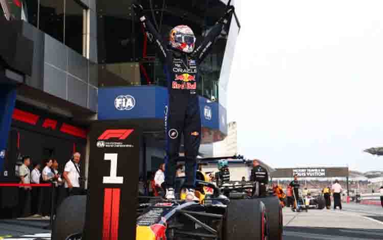 Max Verstappen Menang untuk Pertama Kalinya dalam F1 GP Singapura