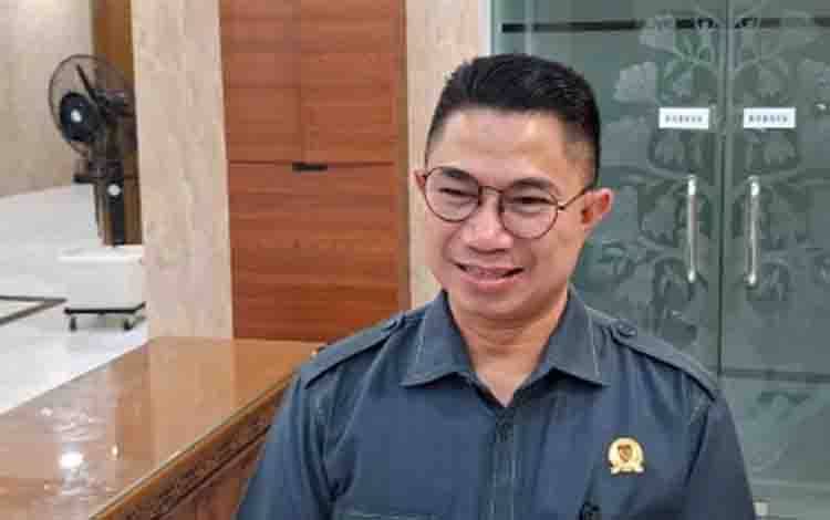 Jarak Pandang Terbatas Akibat Kabut Asap, Wakil Ketua III DPRD Kalteng Minta Masyarakat Waspada