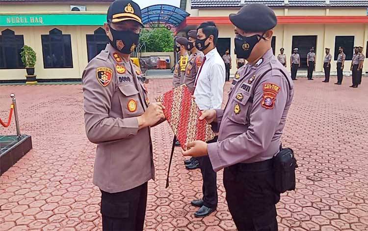 27 Personel Polres Barito Utara Terima Piagam Penghargaan