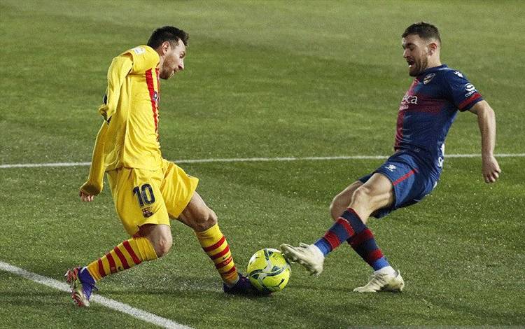 Barcelona Tundukkan Huesca Saat Messi Capai 500 Laga Liga Spanyol