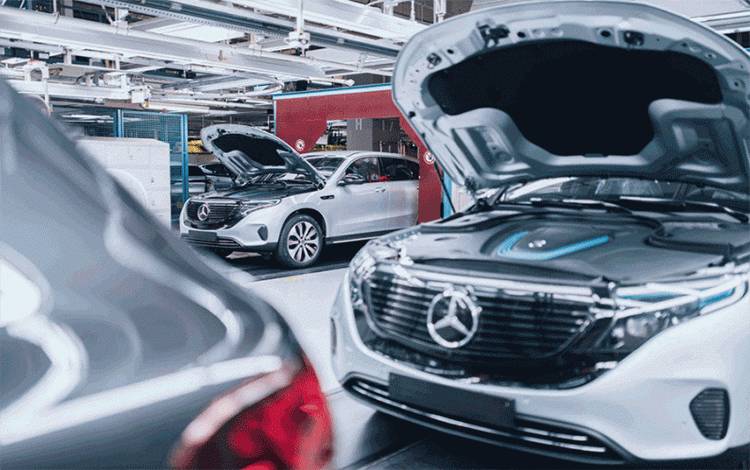 Mercedes-Benz Masif Produksi Sedan dan SUV Listrik EQ