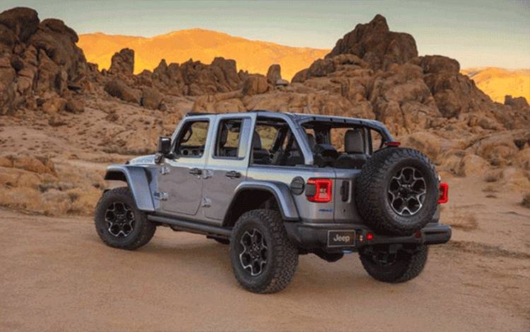Fiat Chrysler Produksi Jeep - Alfa Romeo Listrik di Polandia