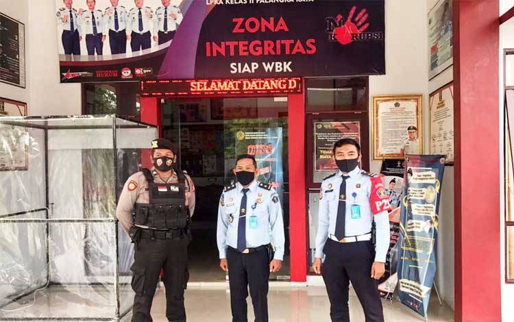 Anggota Polresta Palangka Raya Sambangi Lapas Khusus Anak untuk Antisipasi Gangguan Kamtibmas