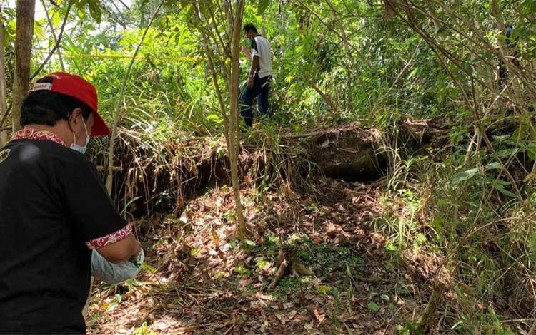 Kapolsek Bukit Batu Hadiri Acara Mapas Lewu usai Tewasnya Warga di Wisata Alam Bukit Banama