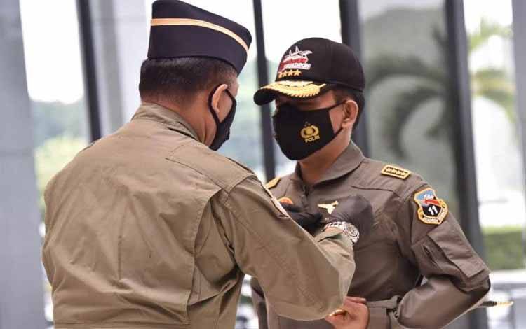 Kapolri Dianugerahi Wing Kehormatan Penerbang TNI AU