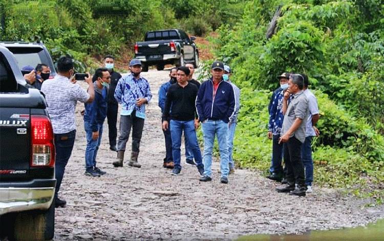 Bupati Barito Utara Perintahkan Dinas PUPR Segera Tangani Jalan LemoBatapah