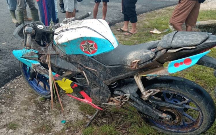 Kecelakaan Tunggal, Pemuda Ini Tewas di Depan Gerbang Bandara Tumbang Samba