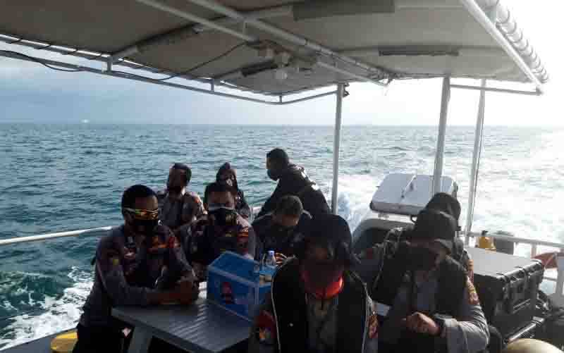 Ditpolairud Tambah 12 Penyelam Hari Ketiga Pencarian Sriwijaya Air