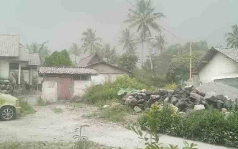 Wilayah Timur Lereng Merapi di Sleman Dilanda Hujan Abu