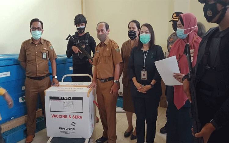 Tiba di Barito Selatan, 910 Vial Vaksin COVID-19 Disimpan di Gudang Farmasi Dinkes
