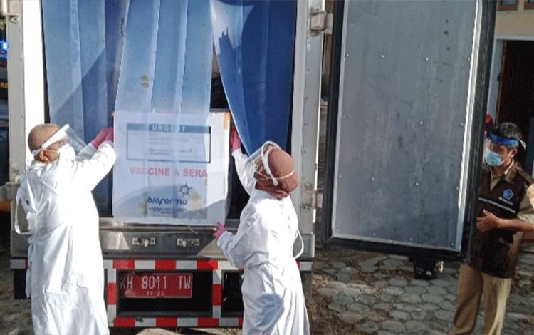 1200 Vial Vaksin Covid-19 Sinovac Tiba Di Kabupaten Kobar