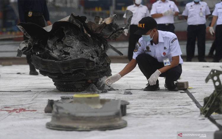 KNKT: Sistem Pesawat SJ 182 Masih Berfungsi dan Mampu Mengirim Data