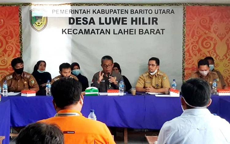 Kadis PUPR Barito Utara Golkan Negosiasi Perbaikan Jalan Lahei - Luwe