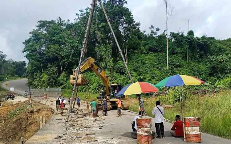 Empat Hari Kedepan Akses Jalan H Koyem Ditutup Total