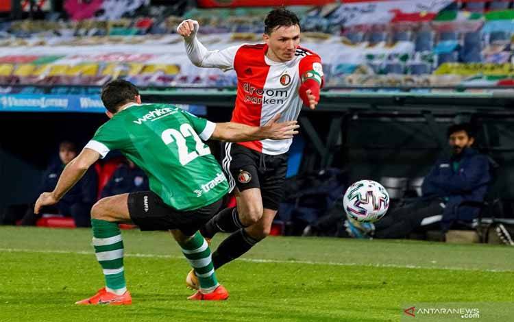 Feyenoord Merangsek ke Posisi 2 Setelah Menang Tipis atas Zwolle