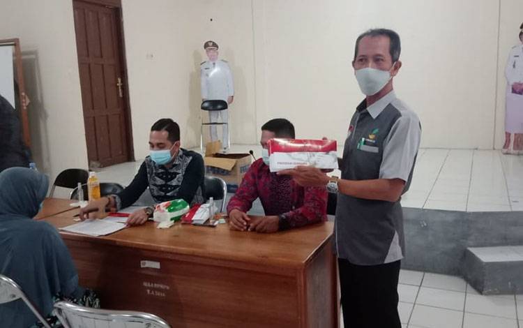 171 Keluarga Penerima Manfaat Terima Kartu Keluarga Sejahtera