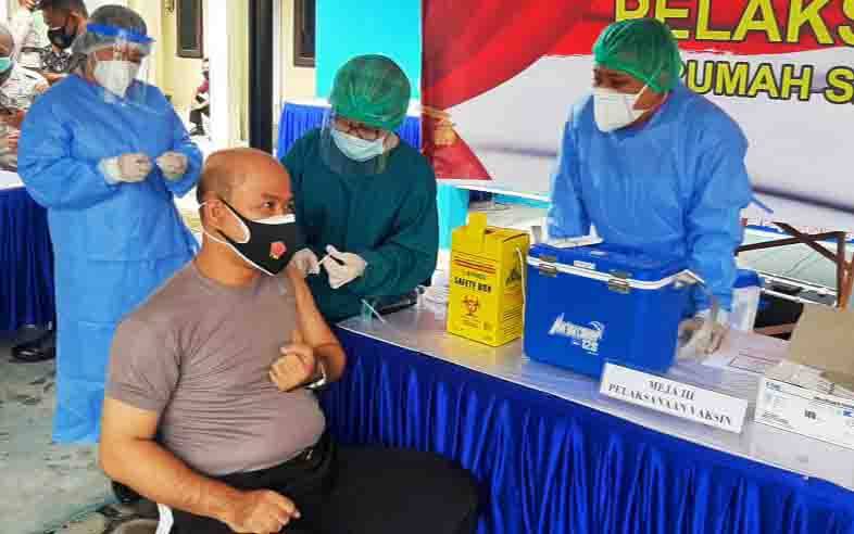 Tenaga Kesehatan di RS Bhayangkara Sudah Disuntik Vaksin Covid-19