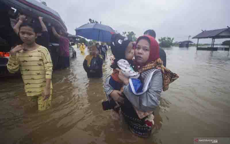 Presiden Jokowi Instruksikan BNPB hingga Kapolri Segera Kirim Bantuan untuk Korban Banjir Kalimantan Selatan