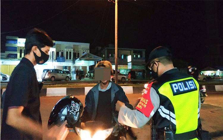 Satgas Covid-19 Palangka Raya Tindak Puluhan Orang Tidak Pakai Masker di Pasar Dadakan
