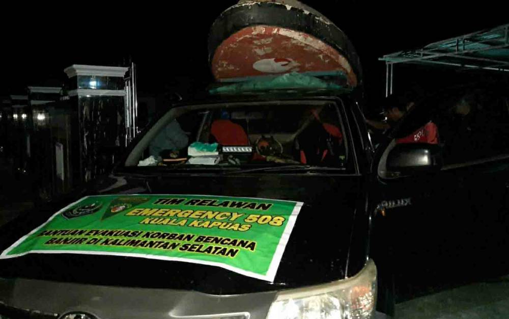Tim Relawan Emergency 508 Kuala Kapuas Bantu Evakuasi Korban Banjir di Kalsel