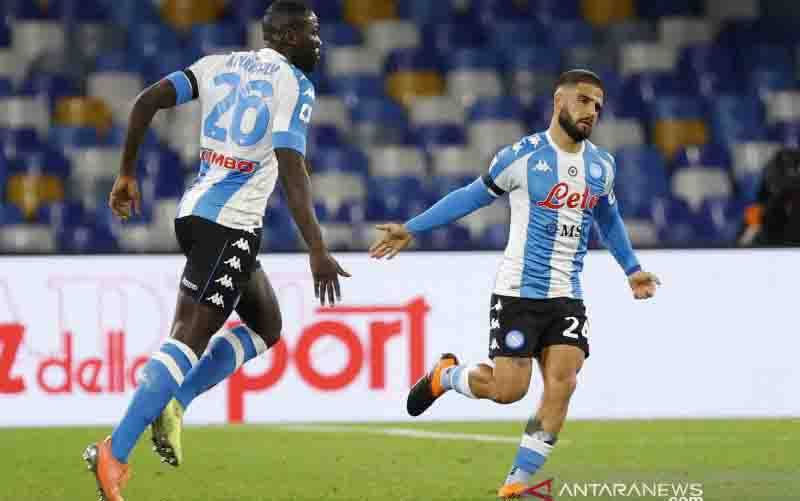 Napoli Pesta Gol ke Gawang Fiorentina
