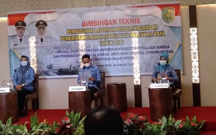 Wali Kota Palangka Raya Buka Bimtek Penyusunan LPPD