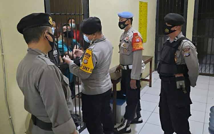 Perketat Pengawasan,  Polres Kapuas Cek dan Kontrol Ruang Tahanan