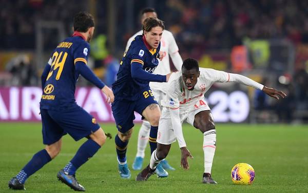 Gelandang Muda Roma Zaniolo Positif Covid-19