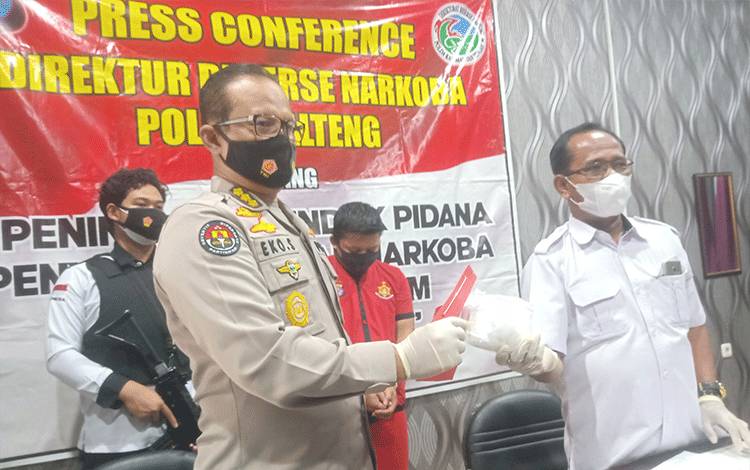 Polisi Ringkus Seorang Warga Palangka Raya, Lebih 235 Gram Sabu Disita