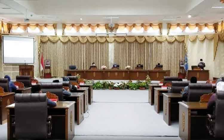 6 Fraksi DPRD Barito Utara Setujui Raperda Tentang Pelaksanaan Pemilihan Kepala Desa Serentak dan Antar Waktu Dijadikan Perda