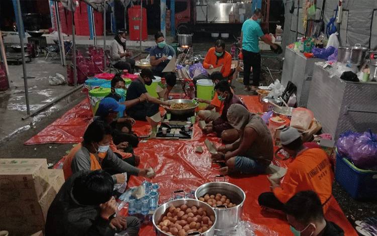 Dapur Umum Pemprov Kalteng Mampu Siapkan 2.000 Bungkus Perhari Untuk Korban Banjir di Kalsel