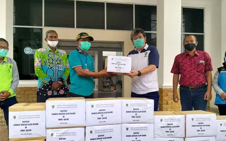 BKD Kalteng Serahkan Bantuan Korban Banjir Kalsel