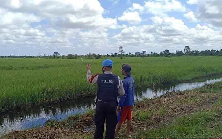 Polsek Seruyan Hilir Beri Semangat Petani di Masa Pandemi Covid-19