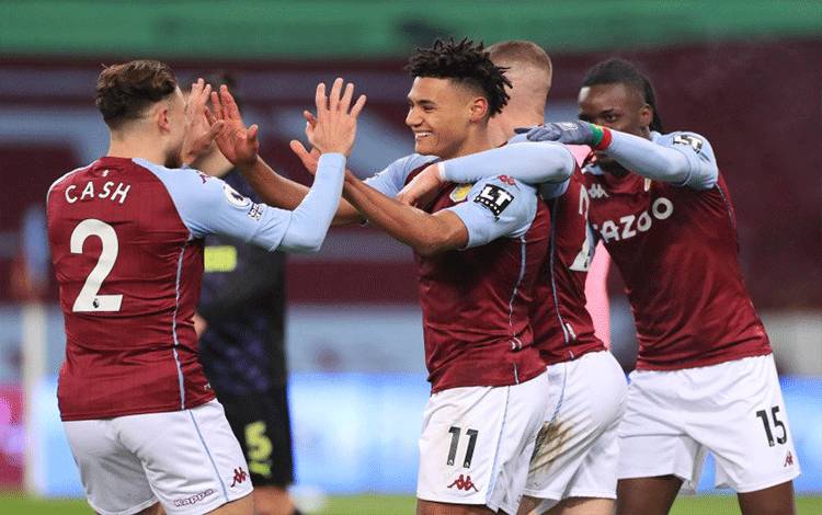 Watkins Antar Villa Tenggelamkan Newcastle 2-0 di Liga Inggris