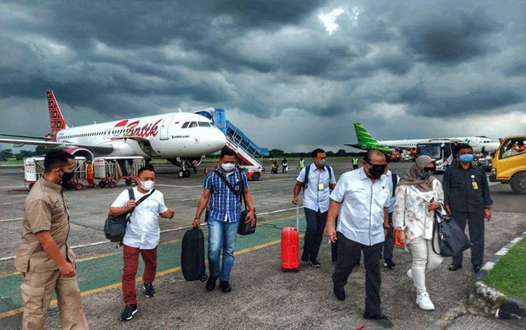 Ketua DPD Dukung Kemenhub Bekukan Izin Rute Sejumlah Maskapai