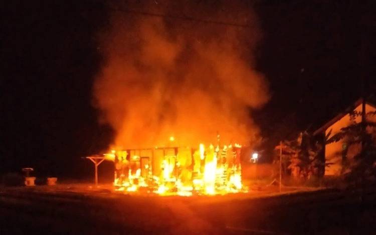 Rumah di Desa Sumber Garunggung Ludes Dilalap Api, Diduga Dibakar oleh Pemiliknya