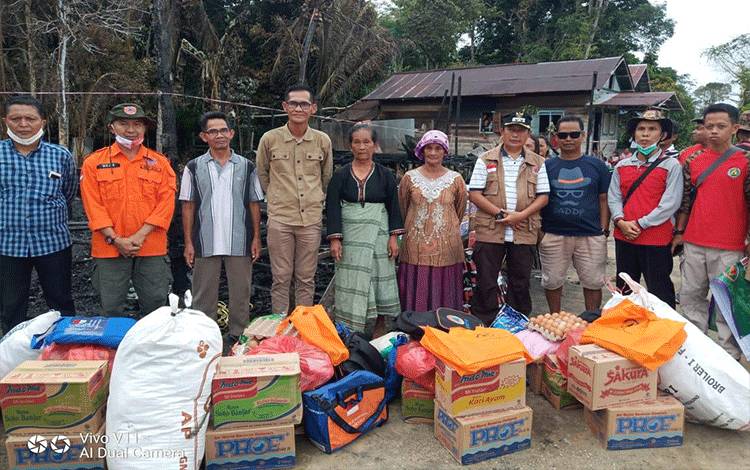 Pemkab Murung Raya Salurkan Bantuan Korban Kebakaran