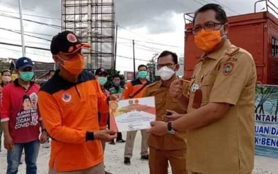 BPBPK Kalteng Beri Piagam Penghargaan ke Tim Relawan Dapur Umum Pemprov
