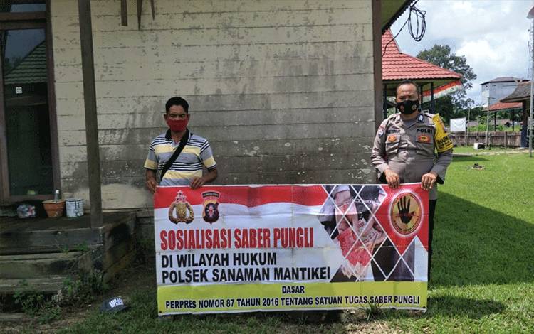Polisi Sosialisasi Saber Pungli di Desa Dehes Katingan