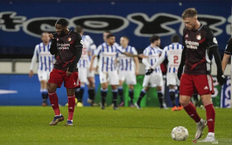 Feyenoord Dibuat tak Berdaya di Markas Heerenveen
