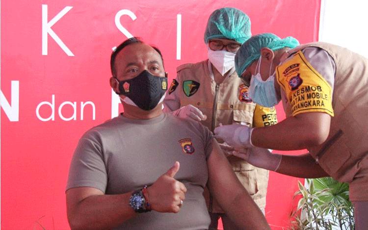Kapolda Kalteng Jalani Vaksinasi Kedua?