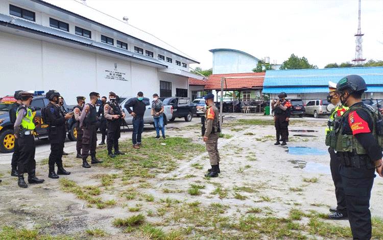 Polda Kalteng Kawal Pendistribusian Vaksin Covid-19 di 3 Kabupaten