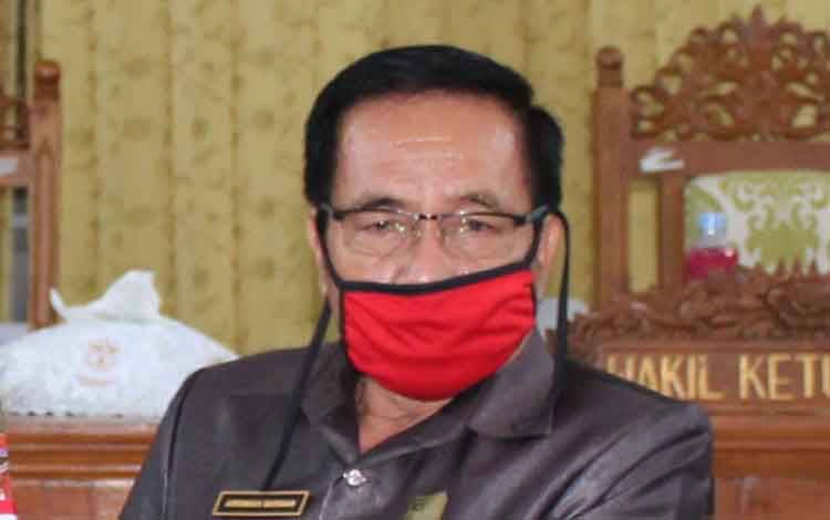 Ketua DPRD Gunung Mas Minta Kades Turut Sosialisasikan Pentingnya Vaksinasi Covid-19