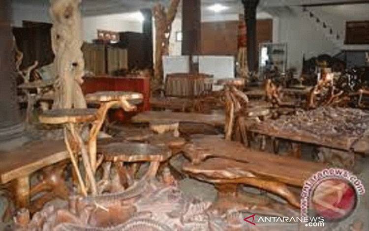Kerajinan Gembol Masih Diminati, Meski Bahan Baku Sudah Langka