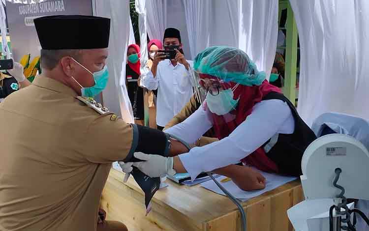 Pemkab Sukamara Target 70 Persen Masyarakat Divaksinasi Covid-19