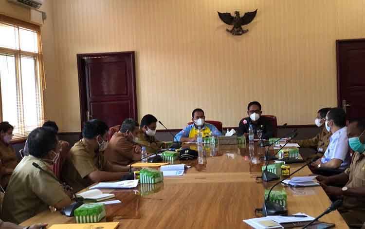 Pembangunan Pemecah Ombak Solusi Tangani Abrasi di Pesisir Pantai Desa Keraya
