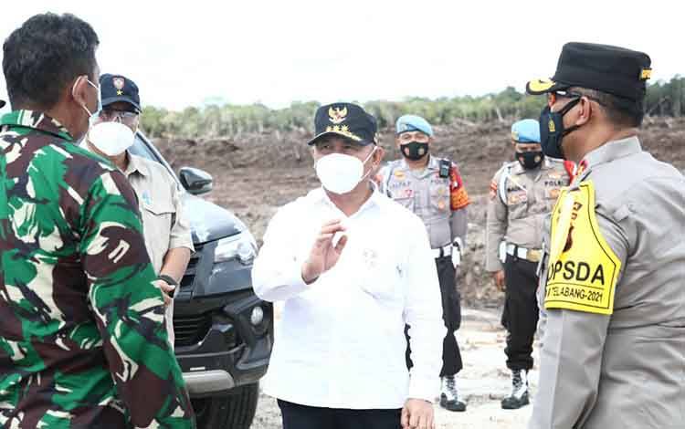 Gubernur Kalteng Cek Calon Kebun Singkong Kalteng di Gunung Mas