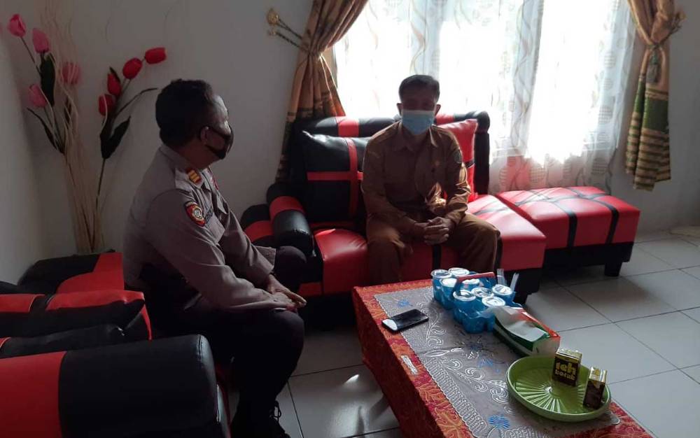 Kapolsek Seruyan Hilir Rutin Sambangi Perangkat Desa untuk Sampaikan Pesan Kamtibmas